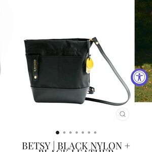 R. Recenter Crossbody